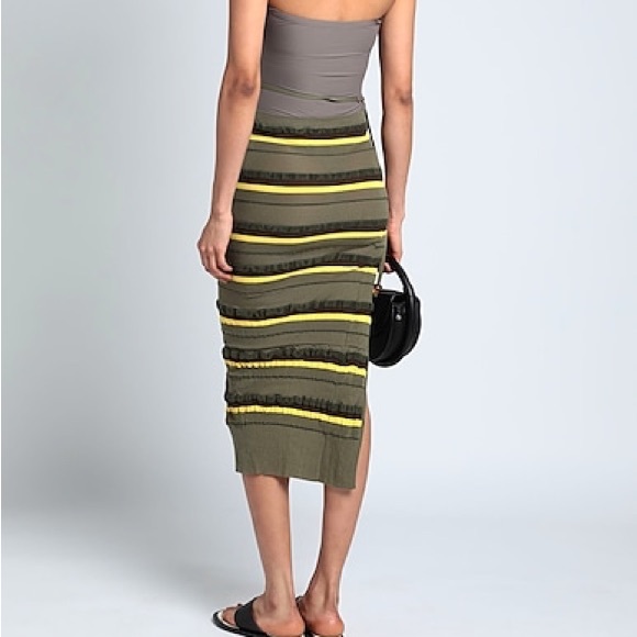 Brand new JACQUEMUS skirt - Picture 6 of 12